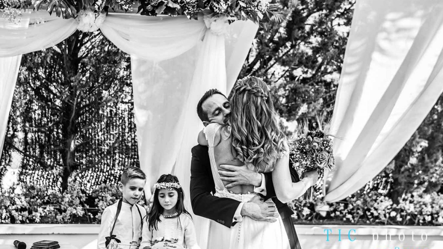 ¿Cómo elegir un fotógrafo de bodas? 4 consejos para acertar 1 ¿Cómo elegir un fotógrafo de bodas? 4 consejos para acertar 1