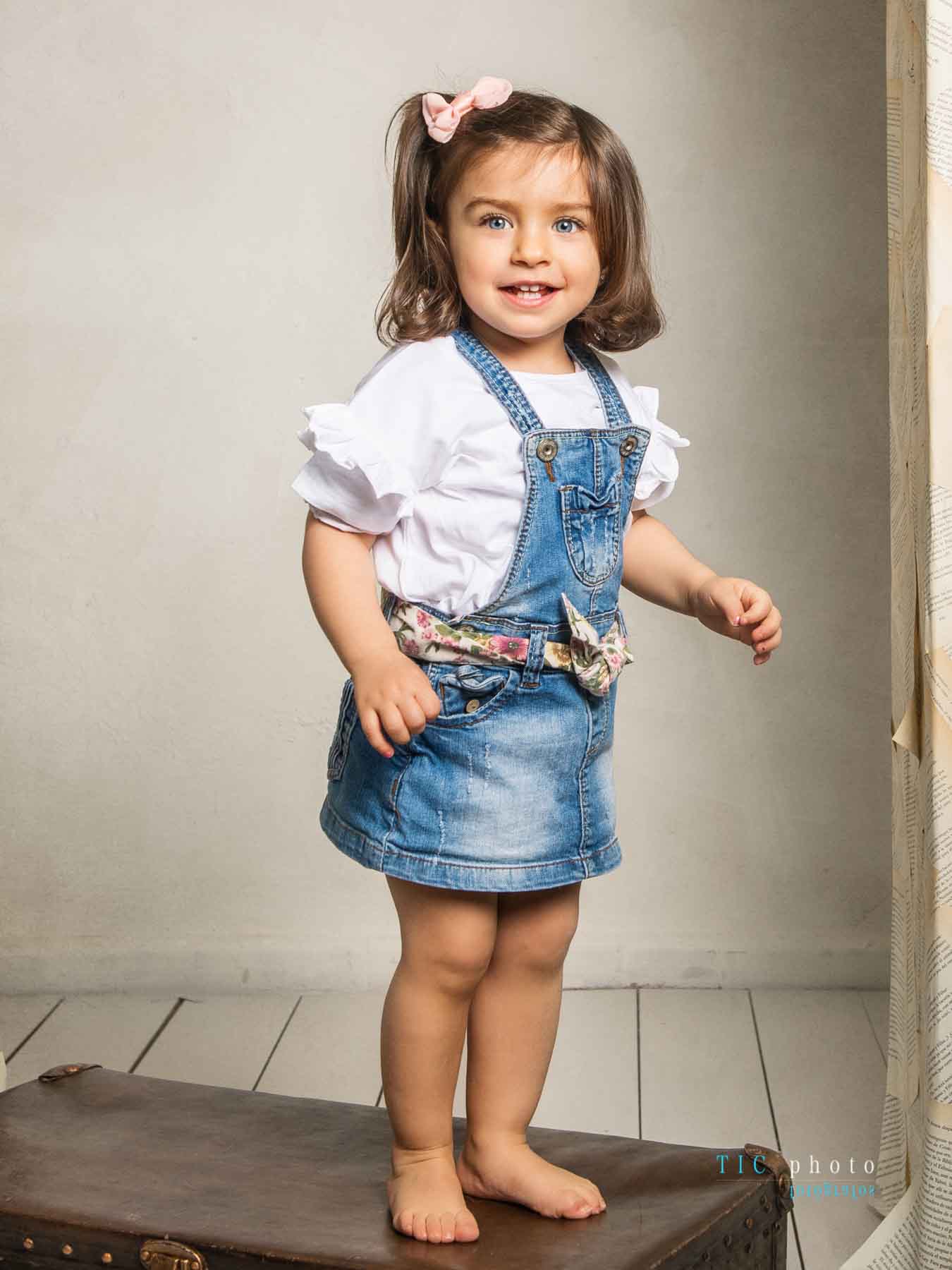 Fotos de estudio con 3 niños 8